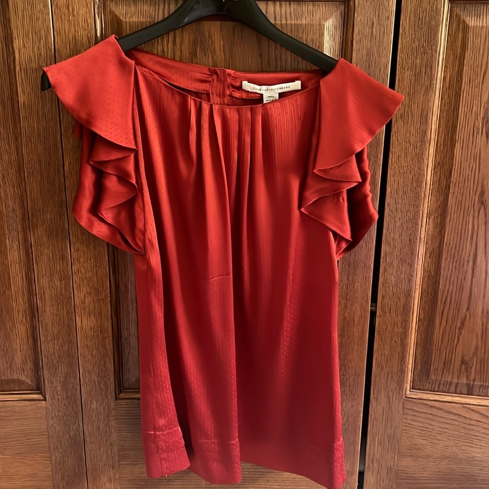 Diane Von Furstenberg silk shell size extra small